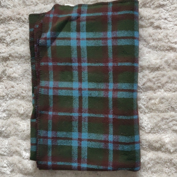 Woolrich Other - EUC Plaid Woolrich throw blanket